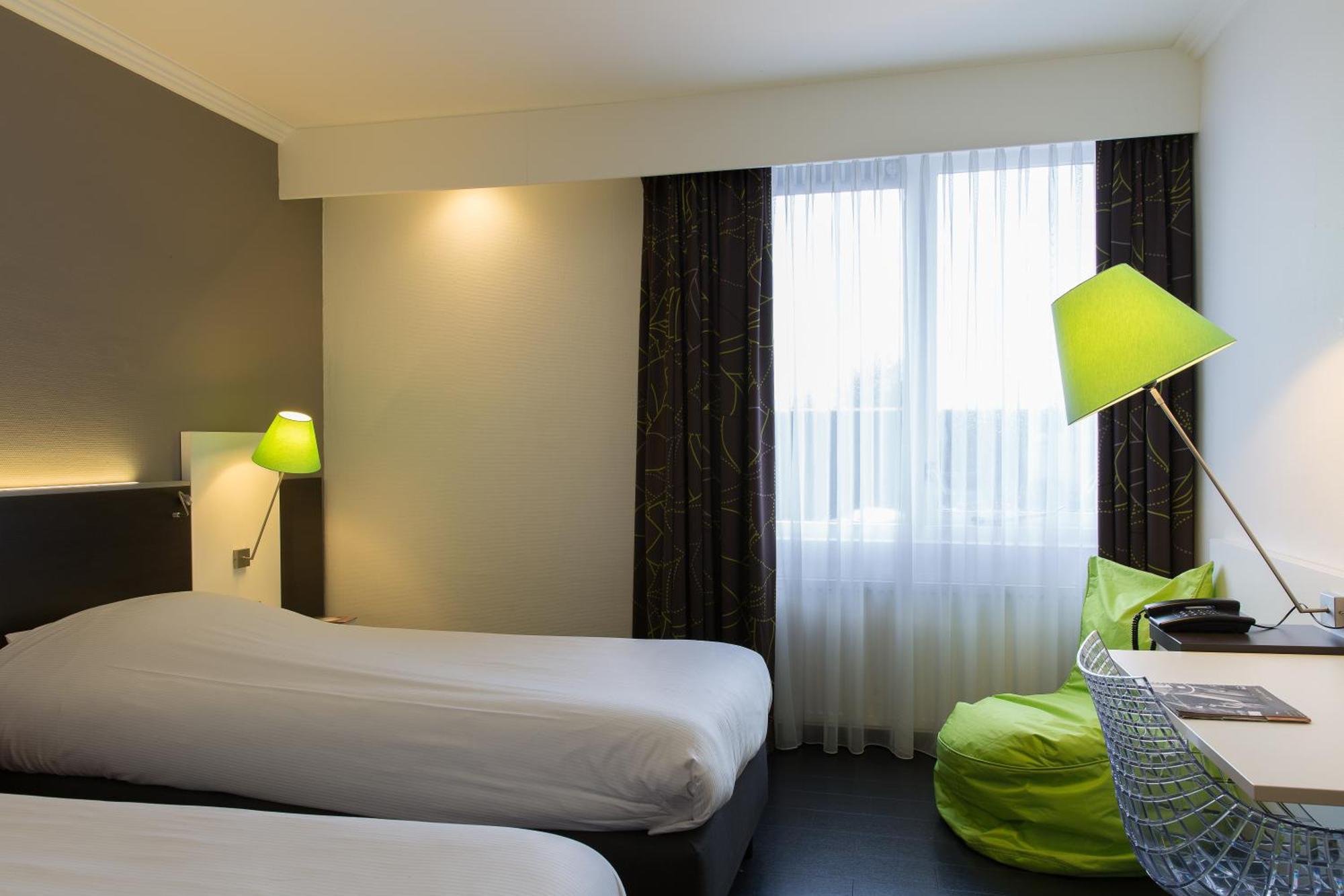 Postillion Utrecht Hotel 4*